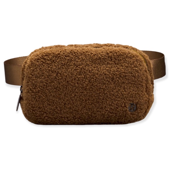 lululemon athletica Handbags - Lululemon Everywhere Fleece Belt Bag Burnt Caramel